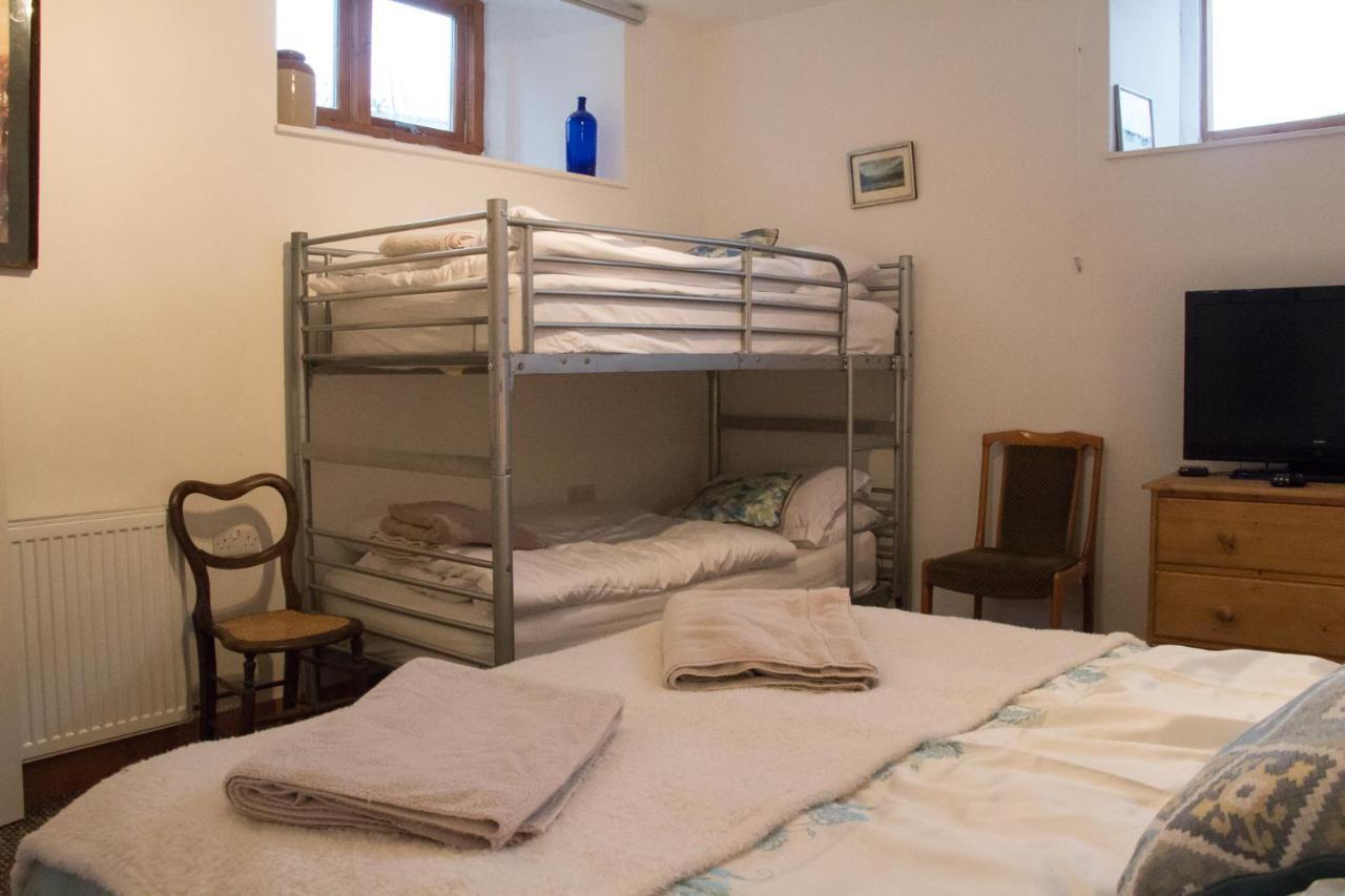 James John Hamilton House And Backpacker Hostel Fishguard Luaran gambar