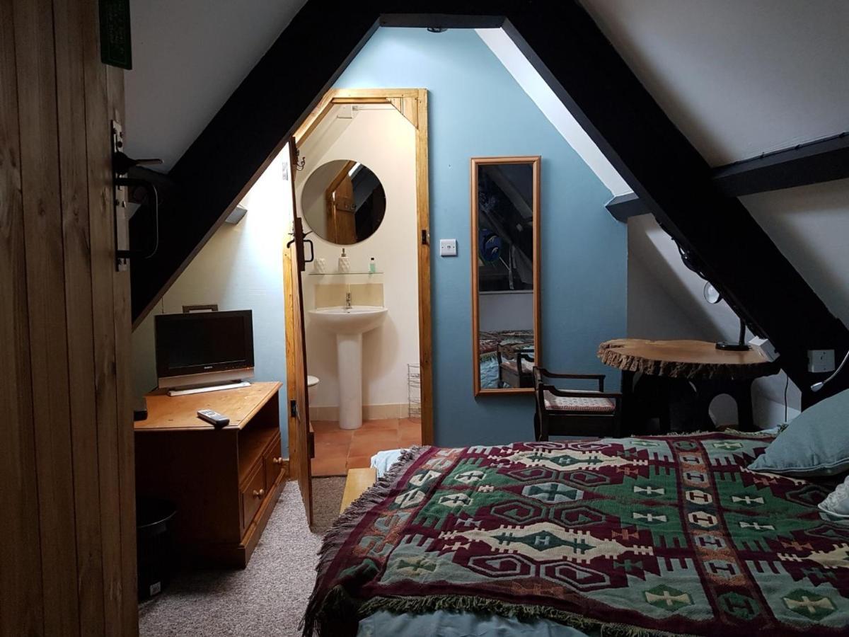 James John Hamilton House And Backpacker Hostel Fishguard Luaran gambar