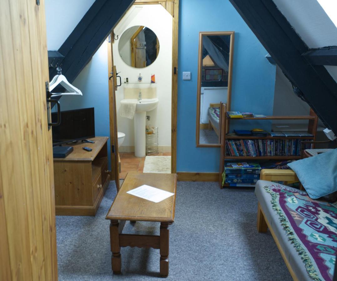 James John Hamilton House And Backpacker Hostel Fishguard Luaran gambar